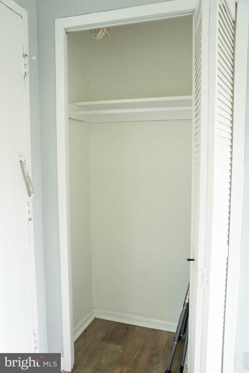 Building Photo - 5801 Quantrell Ave