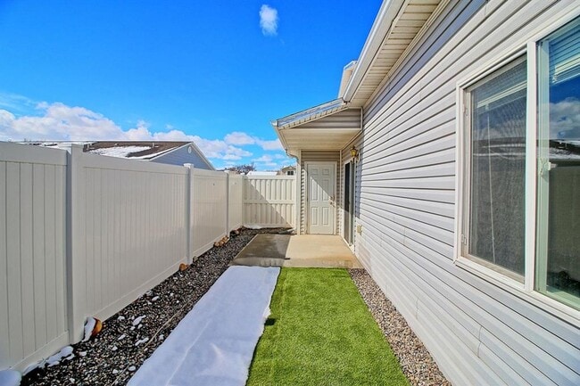 Building Photo - 3 Bed 2 Bath Townhome in Orchard Mesa