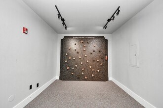 Building Photo - 3003 Memorial Ct