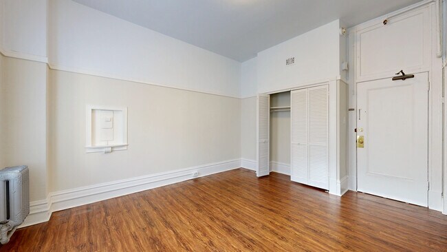 Building Photo - 420 Ellis St