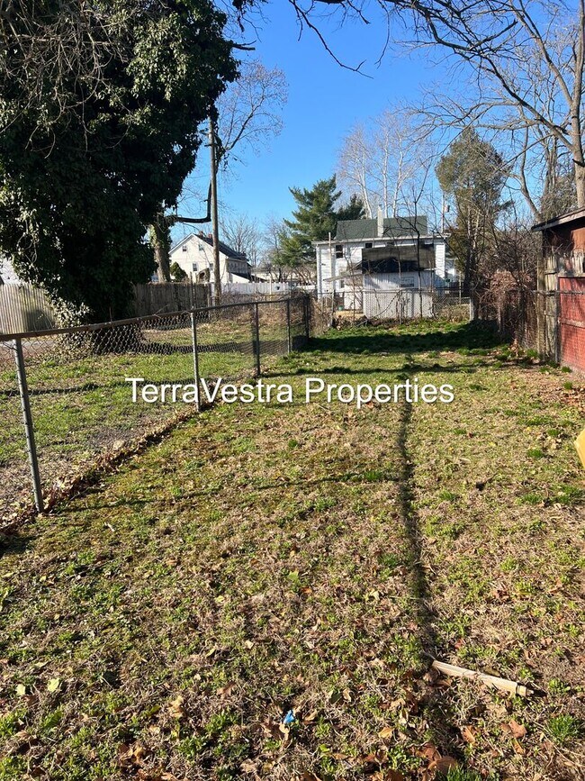 Building Photo - 2 Bed in Millville! Eligible for $500 Security Deposit.