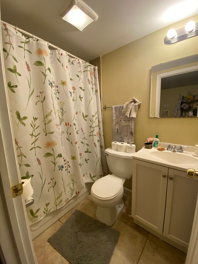 Building Photo - 1623 W Diamond St