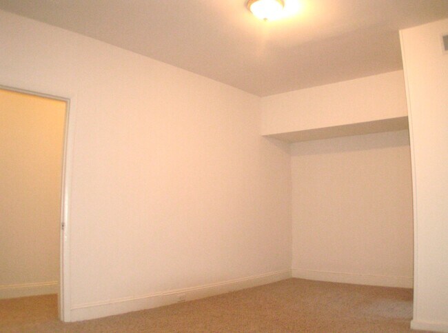 Building Photo - Junior Two Bedroom (Two bedrooms, no dedic...