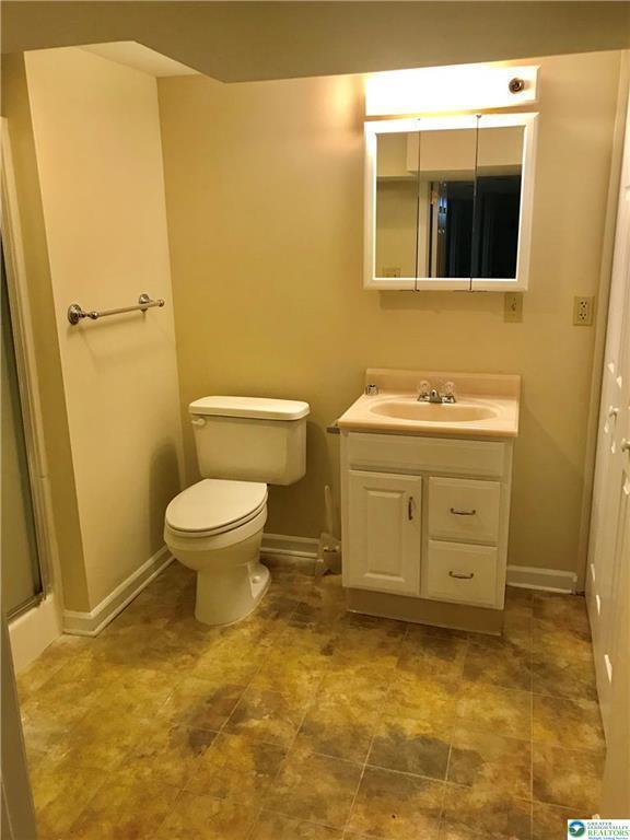 Building Photo - 425 Bank St