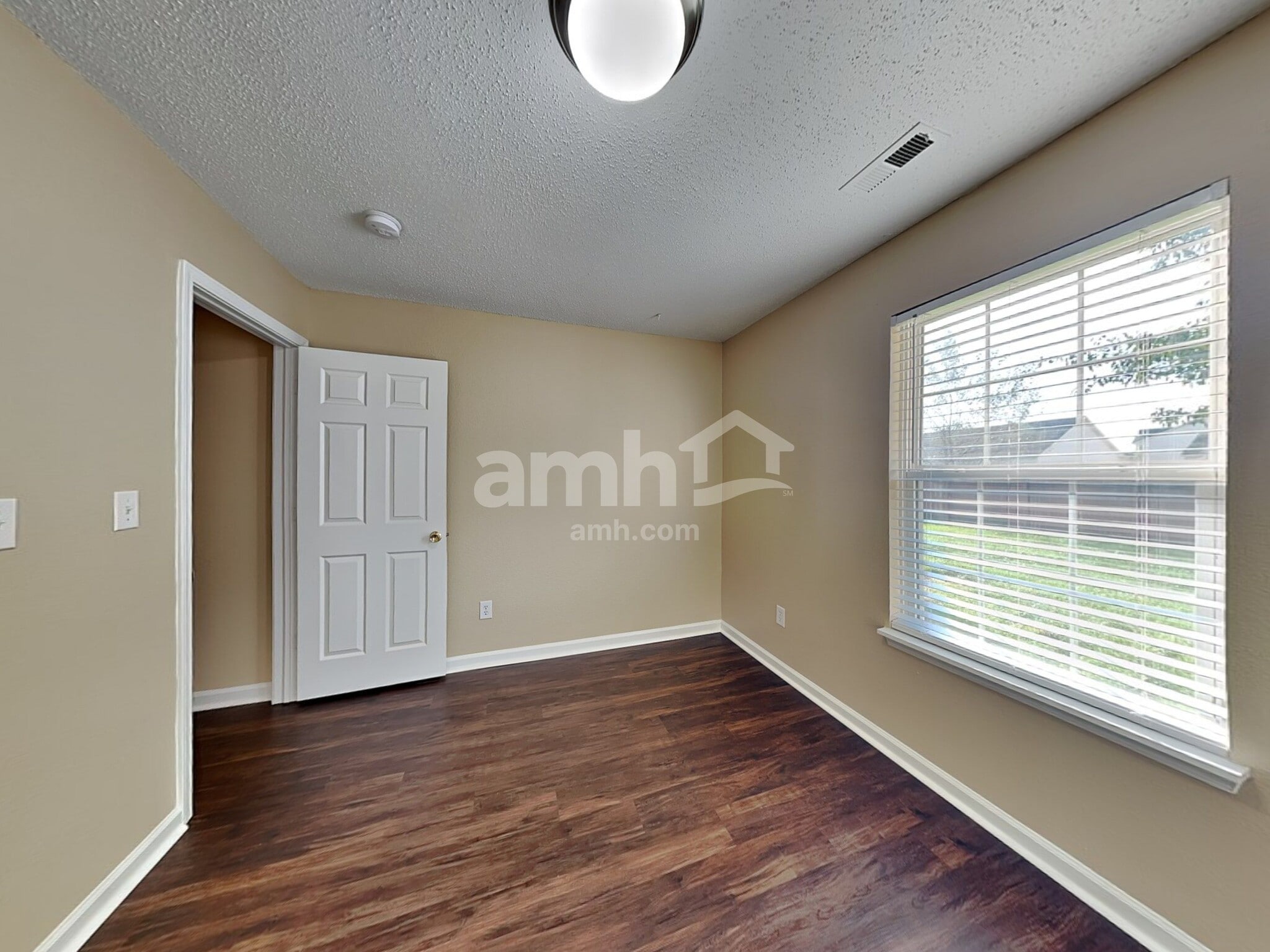 Building Photo - 5452 Wood Hollow Dr