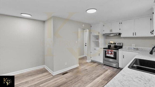 Building Photo - 605 Apple St