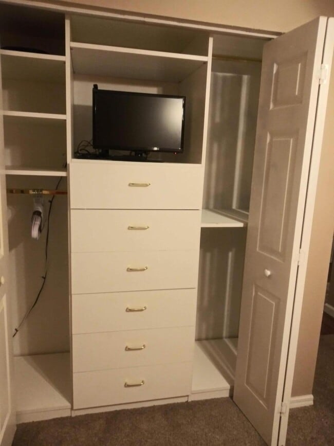 Building Photo - 4015 Banyan Trails Dr