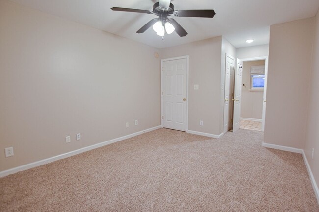 Building Photo - Pet Friendly Four Bedroom!