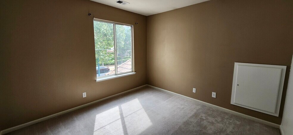 Building Photo - 34249 Myrtle Ln