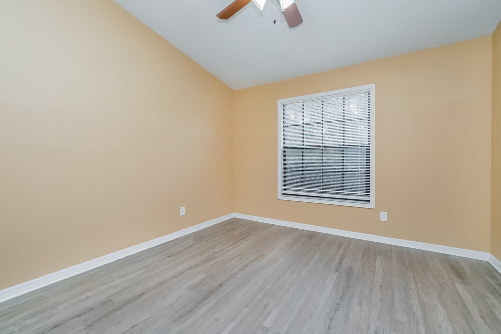 Building Photo - 13348 Linden Dr