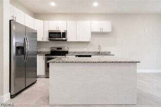 Building Photo - 3313 SW 8th Pl