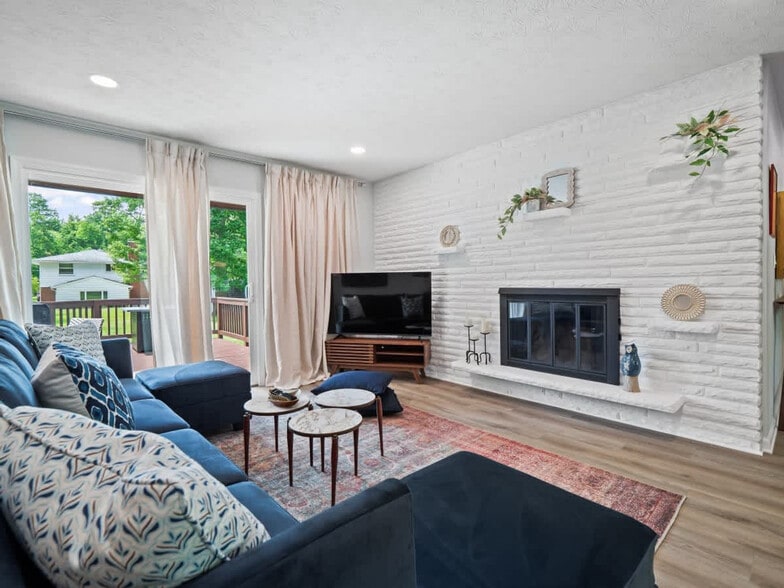 Building Photo - 8040 Strongsville Blvd