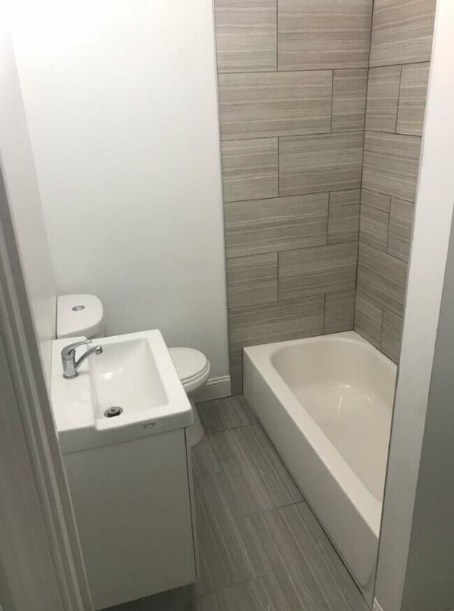 Building Photo - 3326 N 17th St