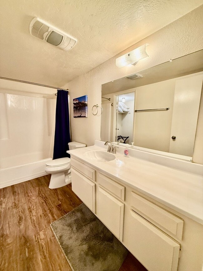 Building Photo - Winter Rental – Mountain Shadows, Center o...