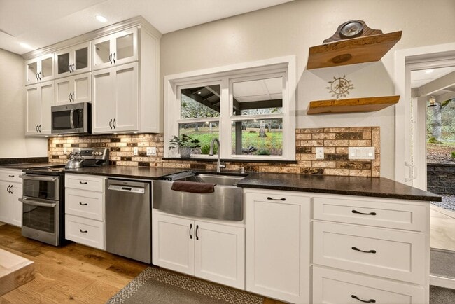 Building Photo - 860 Humbug Creek Rd