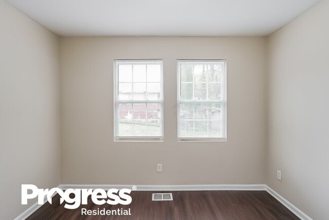 Building Photo - 1218 Campbellton Rd SW