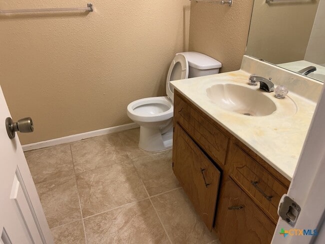 Building Photo - 3313 Sungate Dr