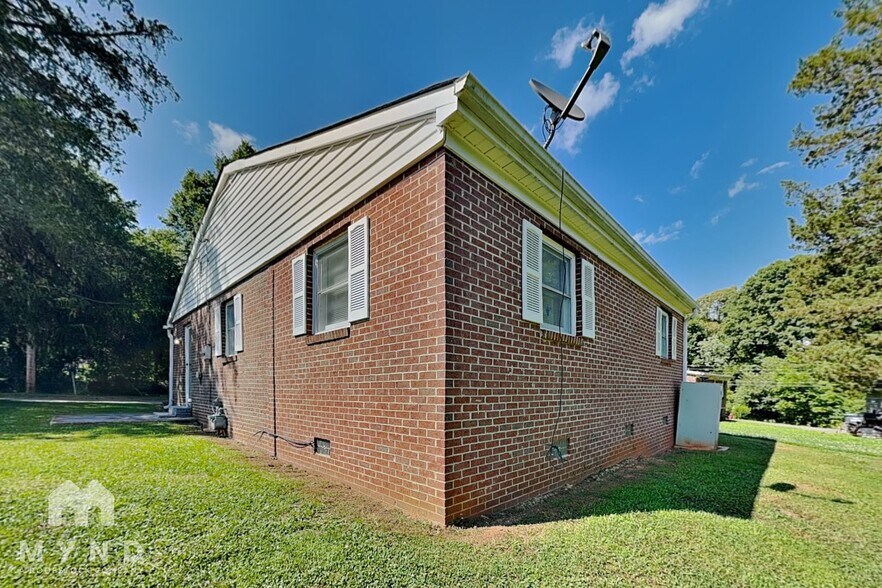 Building Photo - 2109 Dove Tree Ln