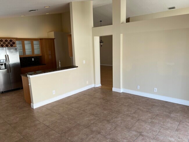 Building Photo - 1073 Siena Oaks Cir E