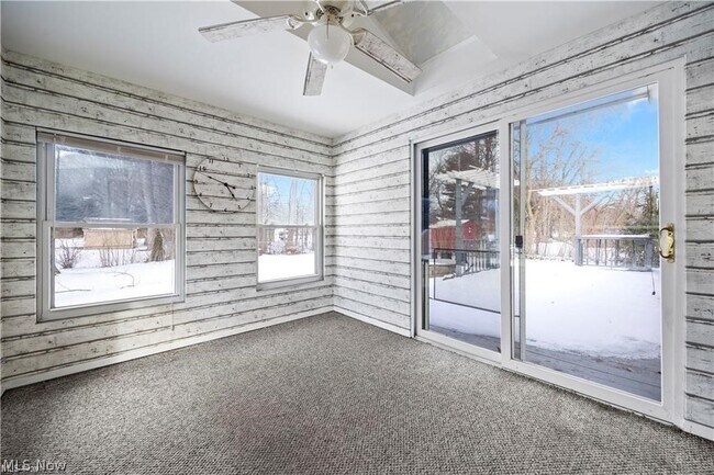 Building Photo - 4960 W Park Dr