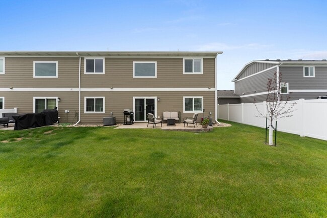 Building Photo - 4500 E Whisper Ridge Pl