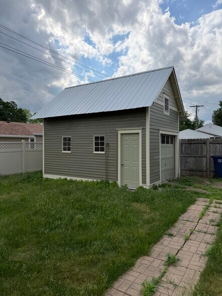 Building Photo - 407 N Washington St
