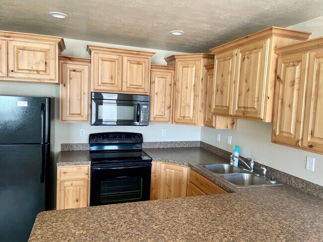 Building Photo - 1790 E Whitetail Way