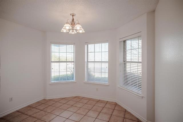Building Photo - 6985 Meadow Ridge Cir