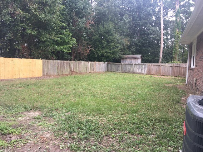 Building Photo - 2014 Cedar Point Cir