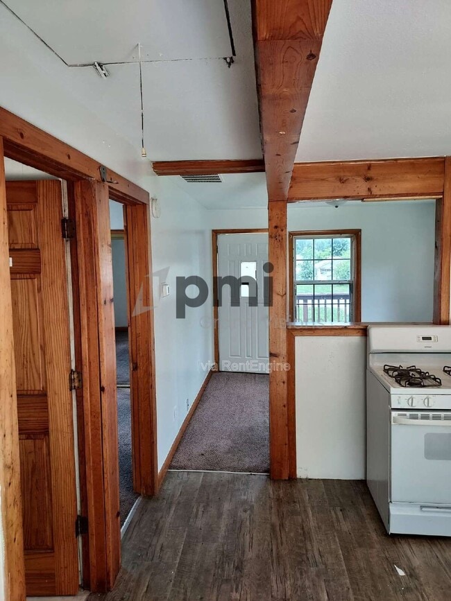 Building Photo - 1719 W Olive St