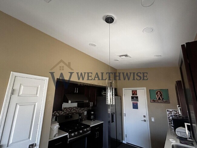 Building Photo - Luxurious 2 Bedroom 2 Bath Home for Rent in Sun City, Oro Valley 14286 N Wisteria Way, Oro Valley...