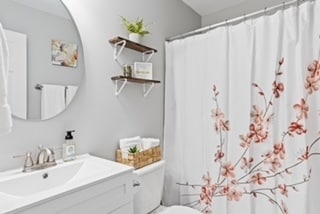 Building Photo - 160 Commons Dr