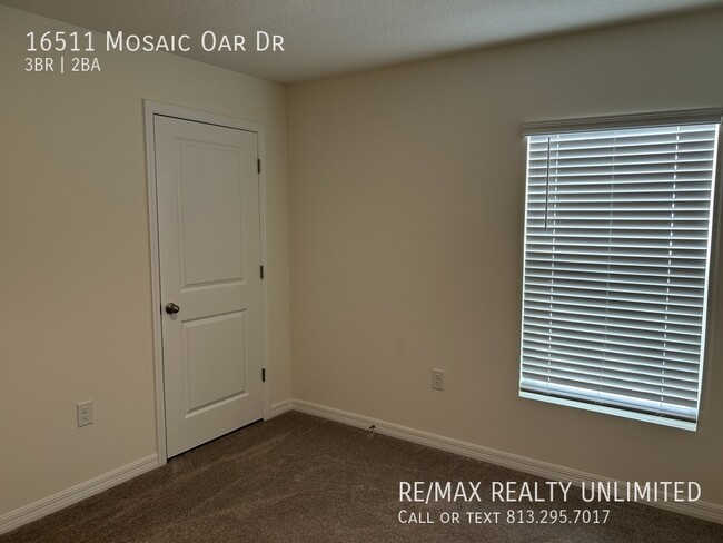Building Photo - 16511 Mosaic Oar Dr