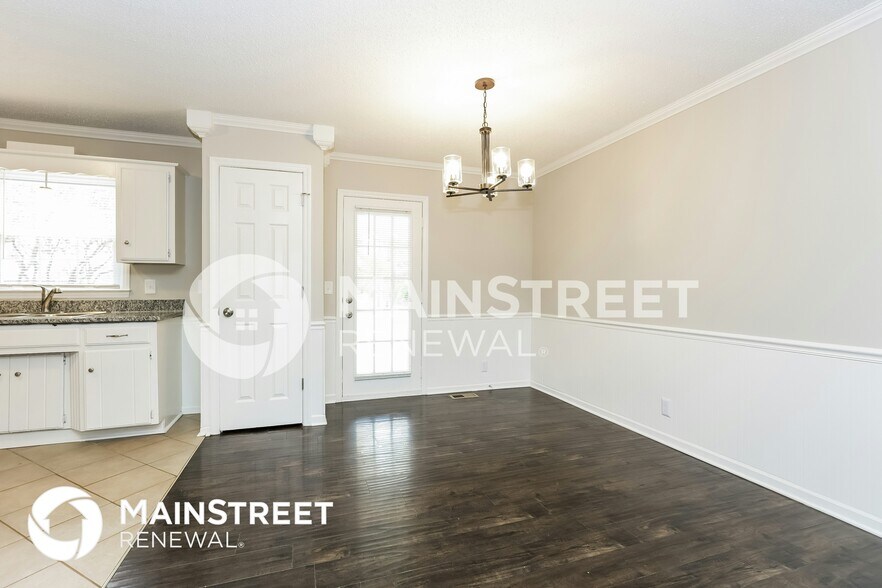 Building Photo - 324 Mayflower Dr