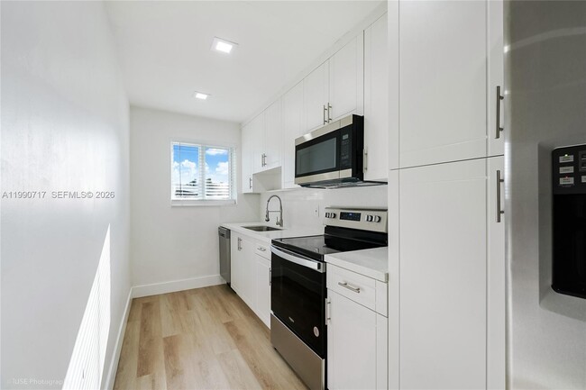 Building Photo - 2820 NW 95th St