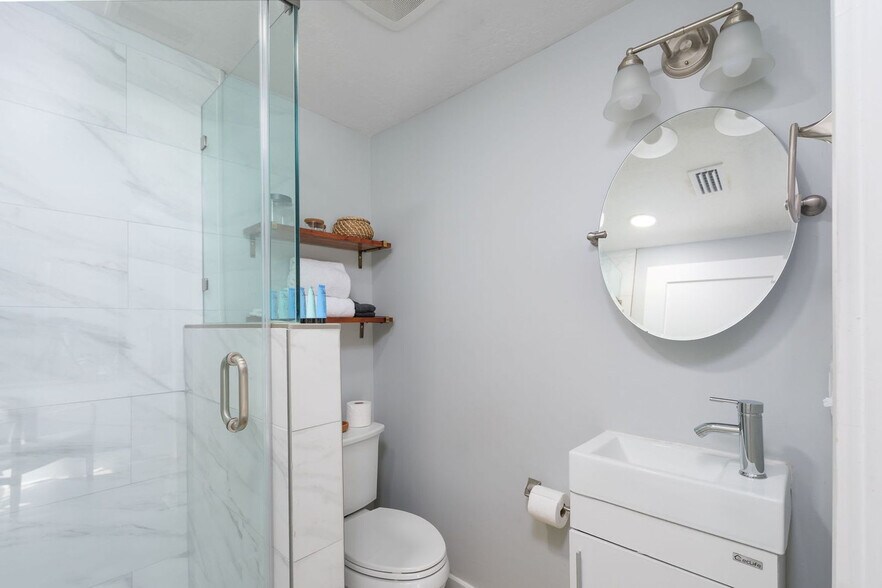 Building Photo - 59 Cuna St