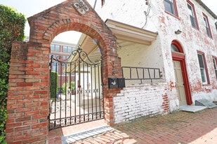 Building Photo - 328 W Gay St