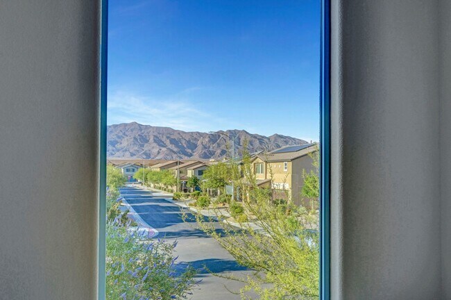 Building Photo - Gated community Located within the Valley Vista Master Plan. 4 Bed 3 Bath features and Open and i...