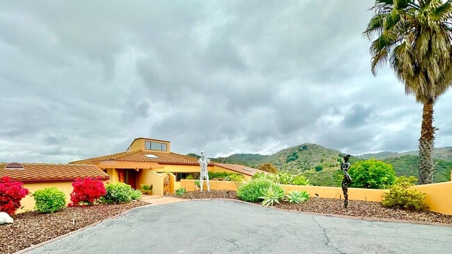 Building Photo - Beautiful Custom, Detached Guest Home on Stunning, Private, Gated, Country Property in Fallbrook!