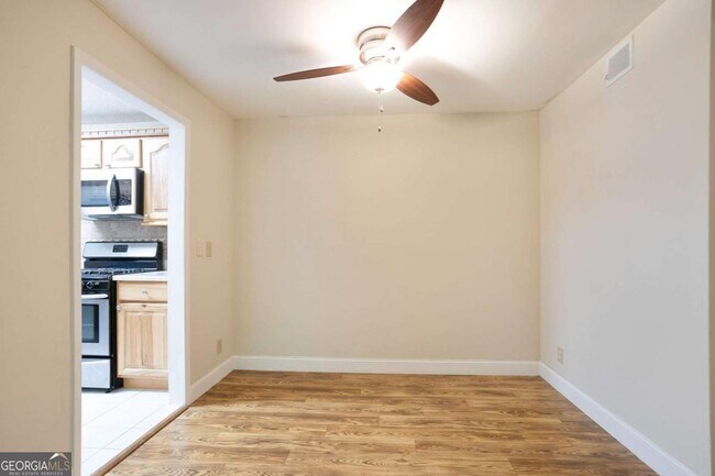 Building Photo - 408 River Run Dr