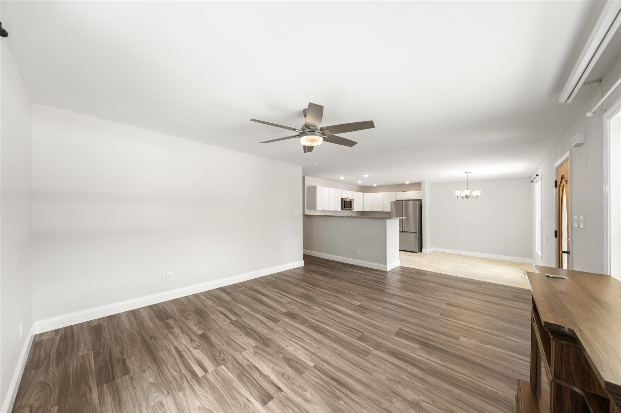 Building Photo - 1908 Laurel Ln