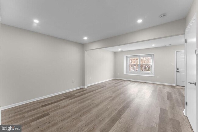 Building Photo - 3484 Legere Ct