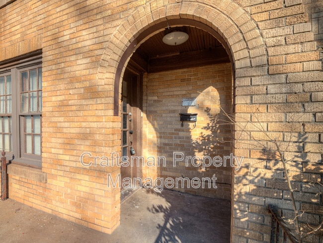 Building Photo - 1801 NW 22nd St