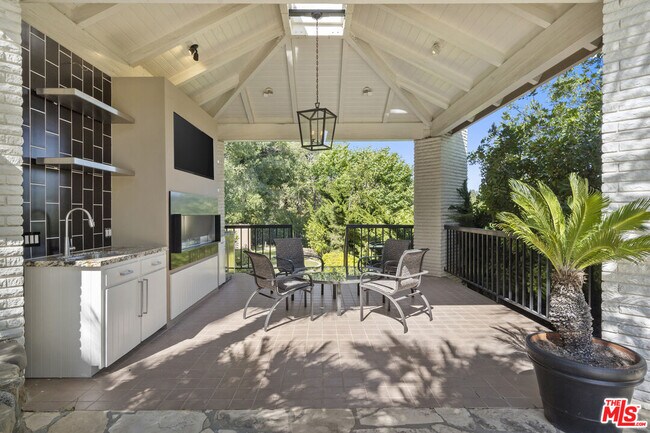 Building Photo - 16101 Valley Meadow Pl