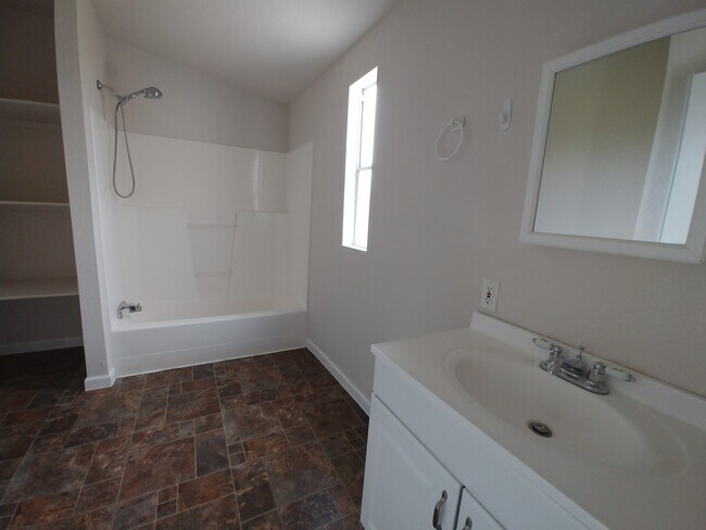 Building Photo - 3 Bd 2 Bath Home with Amazing Views in Marsing