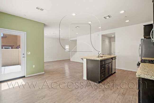 Building Photo - 41278 Winterberry St