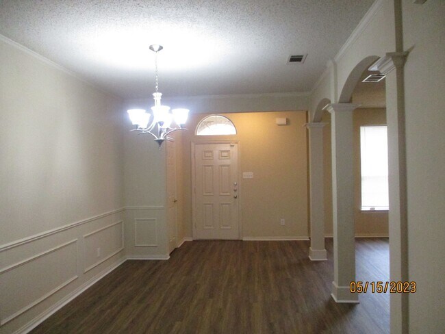 Building Photo - 5900 Silverpoint Ct