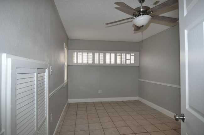 Building Photo - Spacious 4-Bedroom, 2-Bathroom Townhome in Grand Prairie!