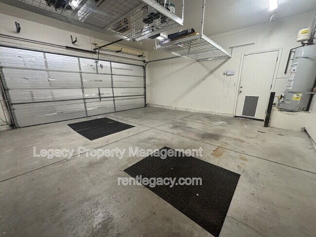 Building Photo - 1724 Magenta Dr