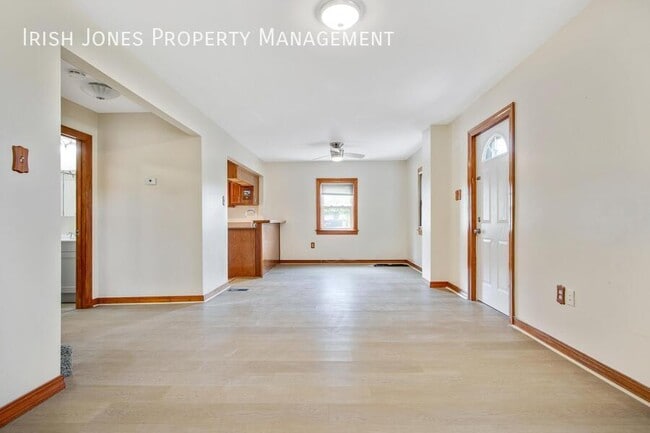 Building Photo - 4796 N Bailey Ave